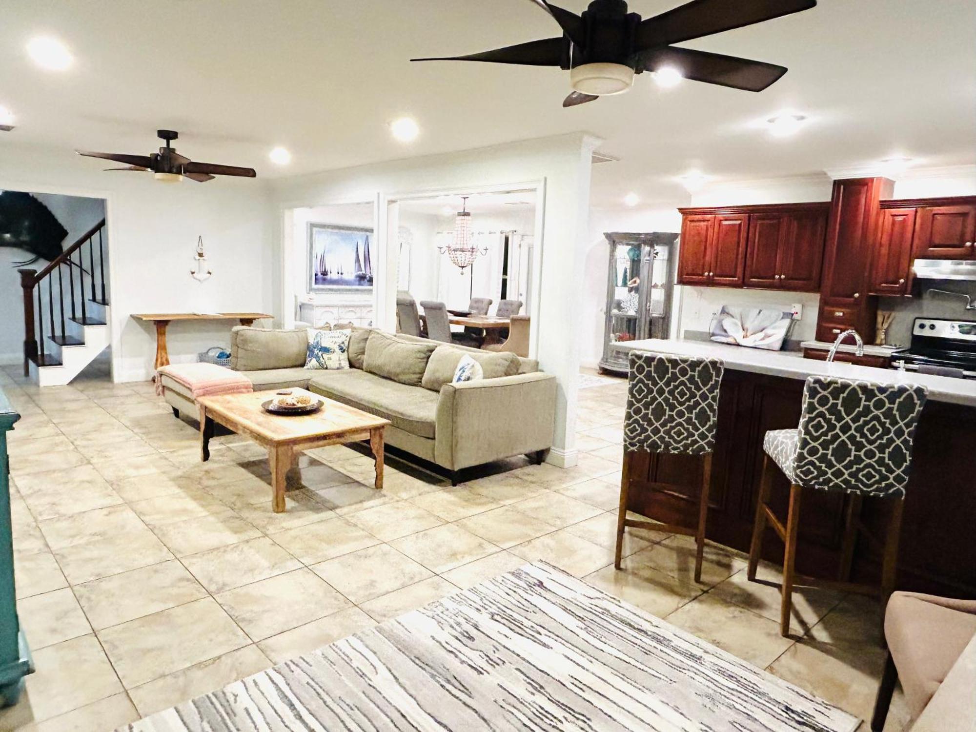 4/3 Home Centrally Located, Beach, Casino, Airport, Dining, Golfing, Shopping, Entertainment غولفبورت المظهر الخارجي الصورة